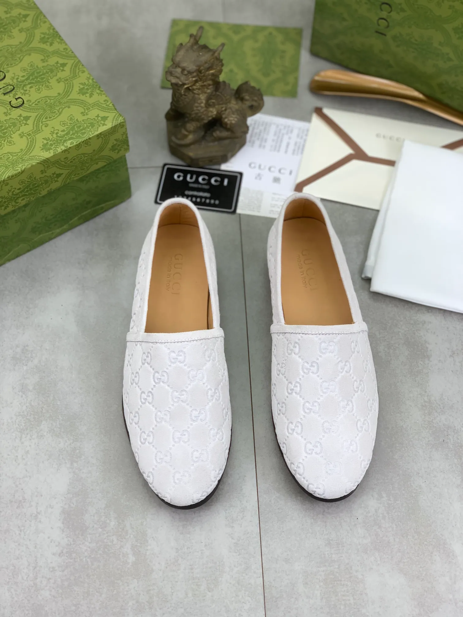 Men's Men's Shoes 💰P500💰【New Style】Water-dyed Niuli Gucci's most popular selection of lazy slip-on leather shoes (Gucci) official website latest Gucci lazy leather shoes, hot style 💥 simple and elegant style, exclusive for trendy men. Unique official website latest brand original double G embossing Elements 👑 Original Gucci decoration, fashionable and elegant, fabric original calfskin ✅ fully imported first-layer cowhide lining, official website designated wear-resistant, rubber business outsole, classic model taken at the counter in real life 🎬38-44 Various colors available
